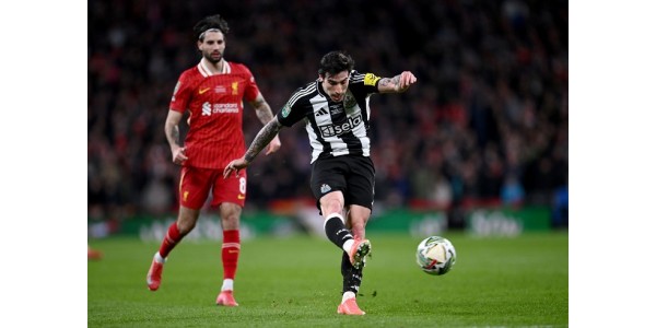 Sandro Tonali deltog i Newcastle Uniteds første mesterskab i engelsk League Cup Sandro Tonali deltog i Newcastle Uniteds første mesterskab i engelsk League Cup